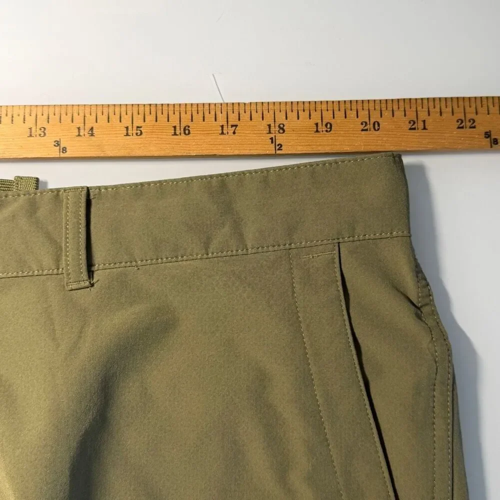 The North Face Olive Green Rolling Sun Flash Dry Packable Hiking Shorts Size 40
